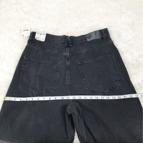 WE THE FREE Crossroads Mid Rise Slim Straight Jeans Size 29 Boyfriend Black New - Picture 15 of 16